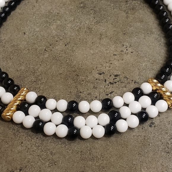 Monet 3 Strand Black & White Beaded Neckace vintage choker collar - Picture 2 of 9
